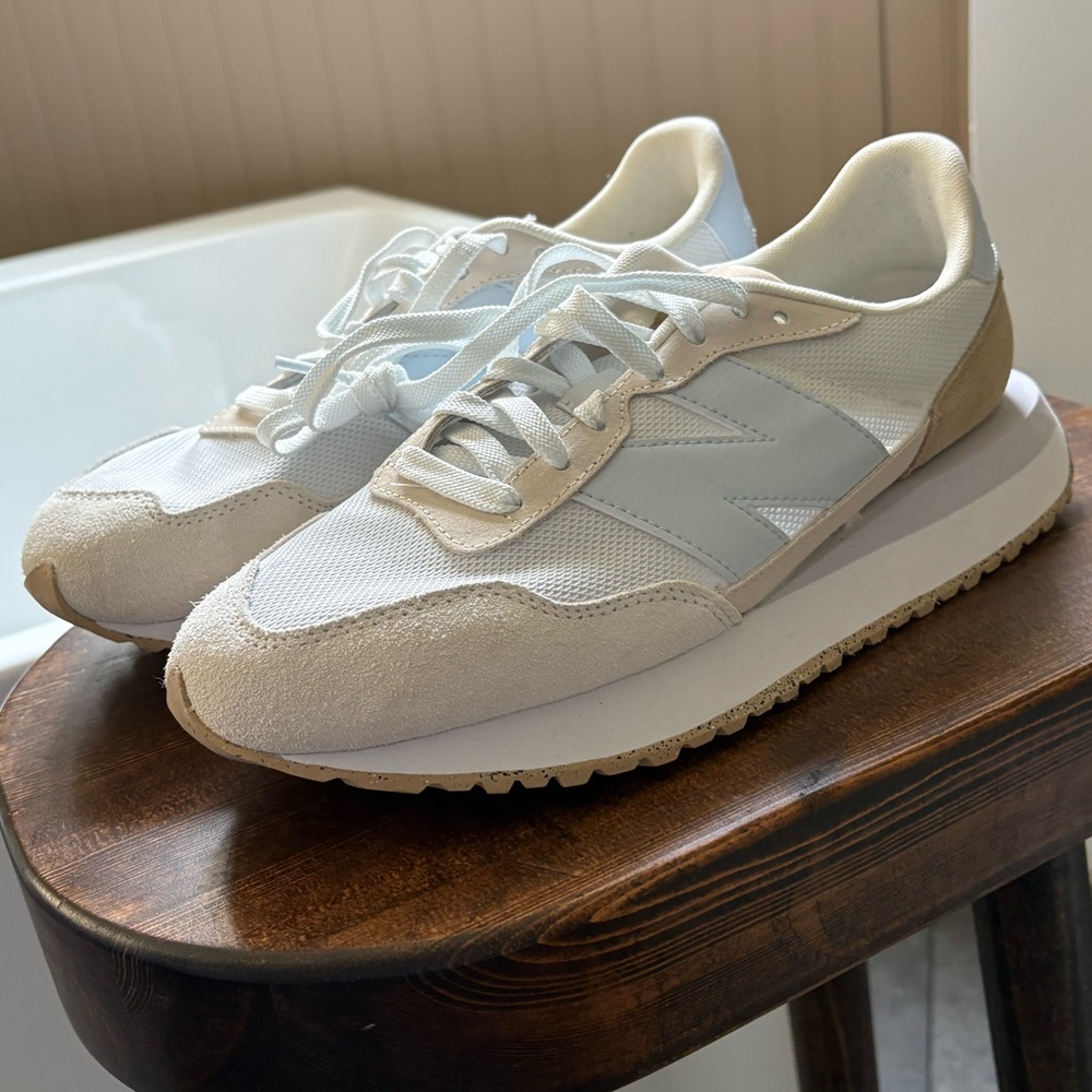 New Balance 237 Retro 9.5 Cream Blue Beige and White Sneakers